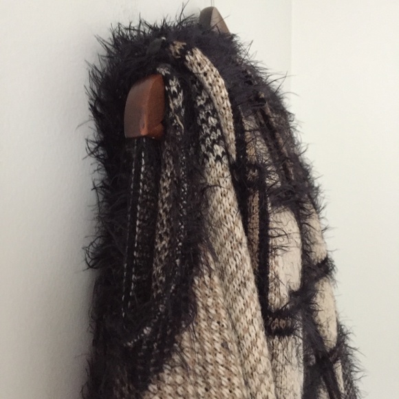 BCBGMaxAzria Cozy Sleeveless Shrug - Picture 5 of 16